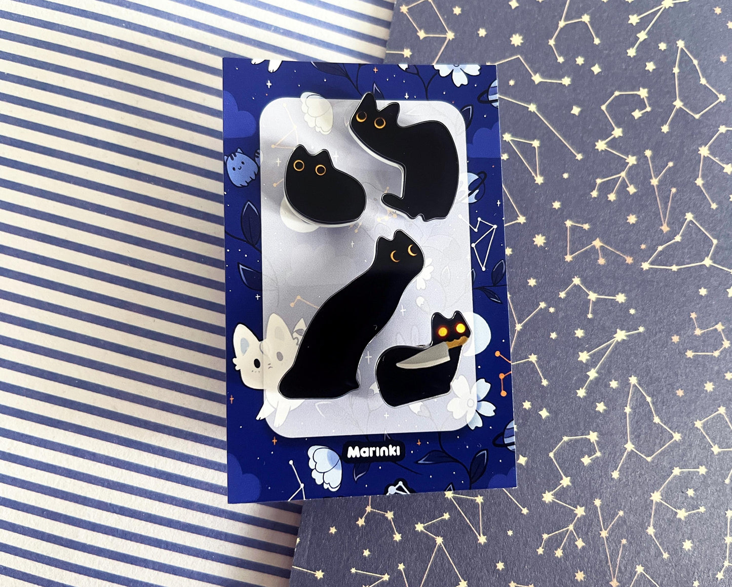 Acrylic black cat void cat mini Pins /  / around 1 to 2 cm / 4 pieces