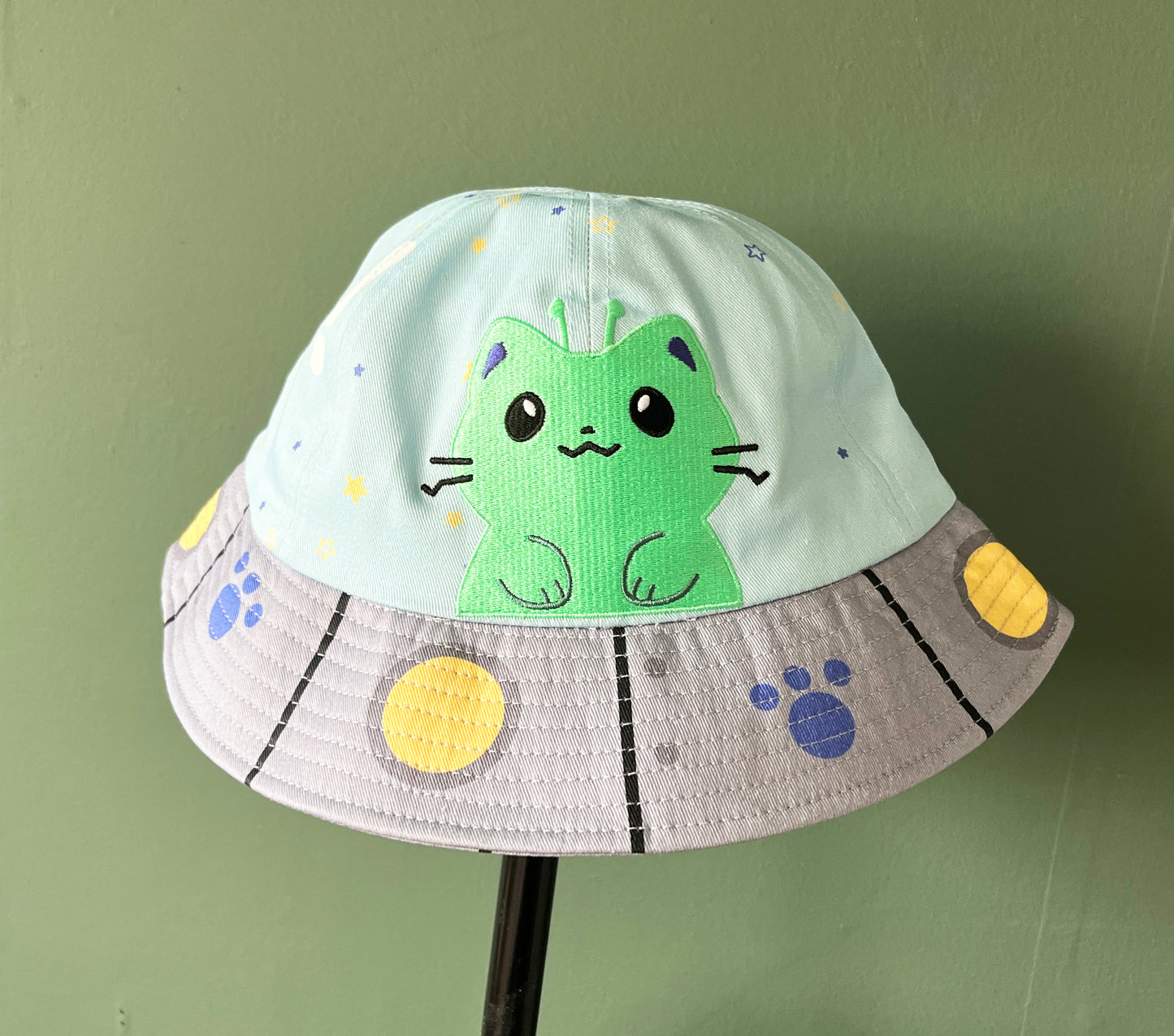 Spaceship Alien glorp cat bucket hat