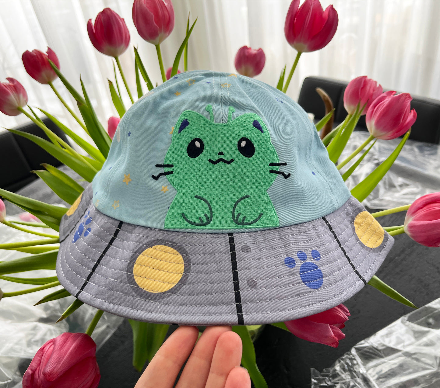 Spaceship Alien glorp cat bucket hat